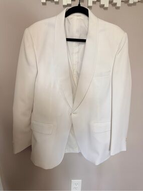 Raffi White Shawl Collar Tuxedo Jacket